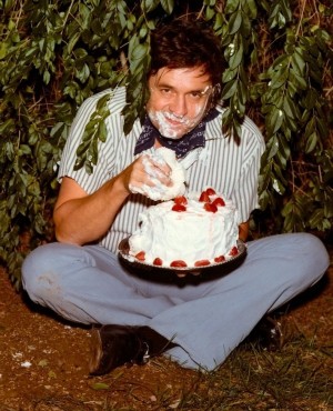 johnny_cash_eating_a_cake-1970s.jpg