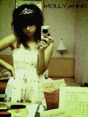 MOLLYANNE.jpg