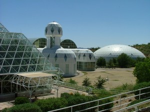 Biosphere_2_Habitat_&_Lung_2009-05-10.jpg